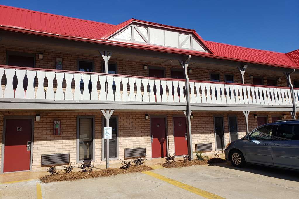 Red Roof Inn Monroe Exterior photo